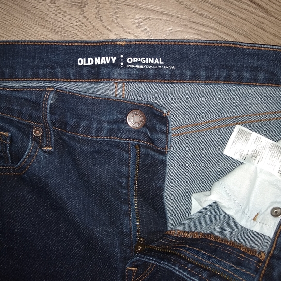 Old Navy Original Mid Rise Jeans - Picture 10 of 10
